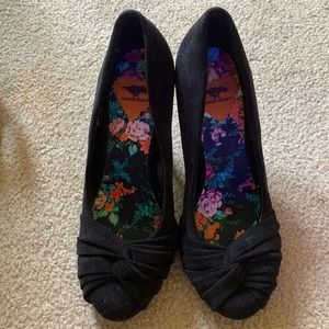 Black heels never worn before